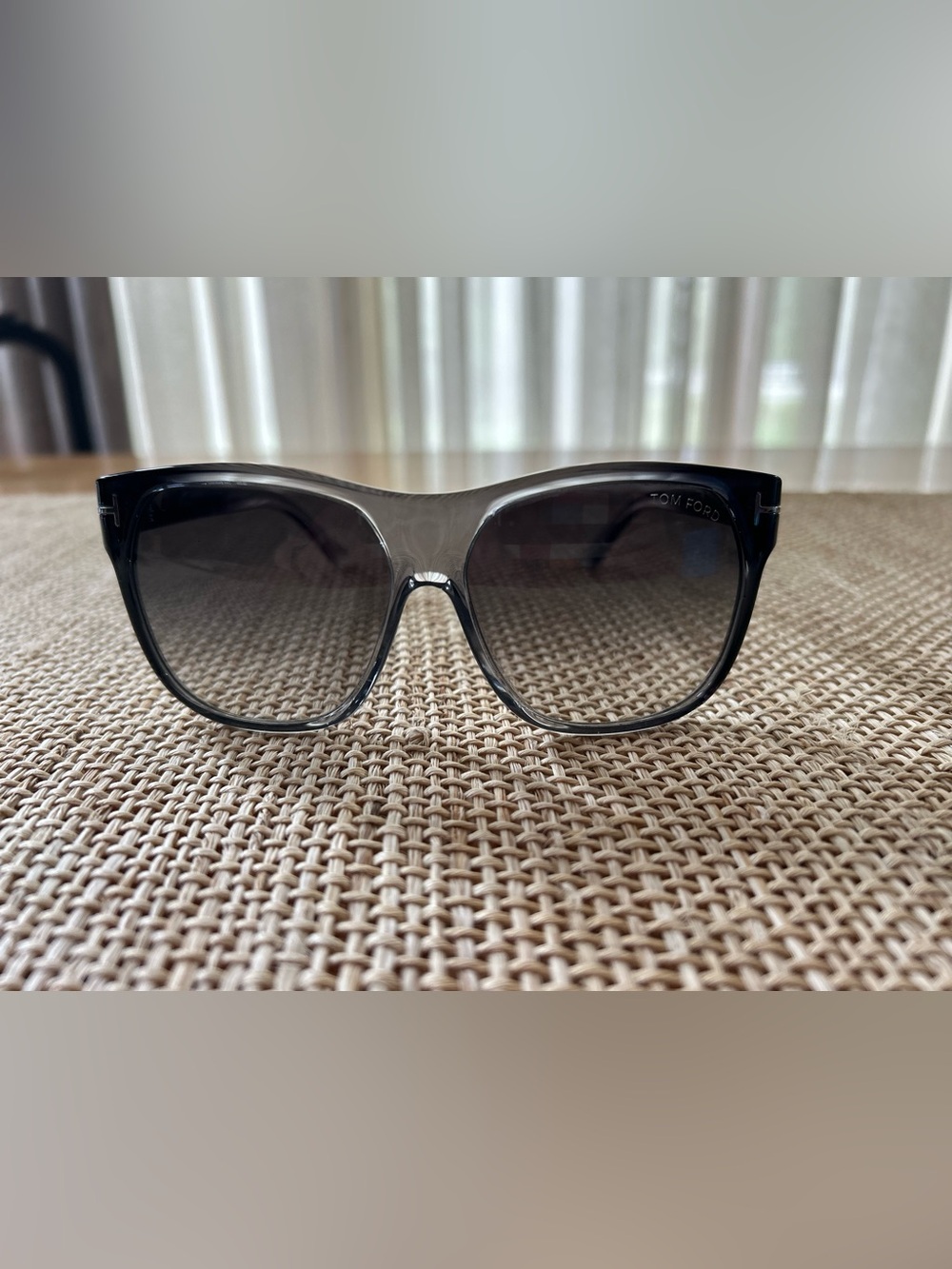 Tom Ford Federico Gray Azure Gradient Lens with Gray Frames Sunglasses w/Case.